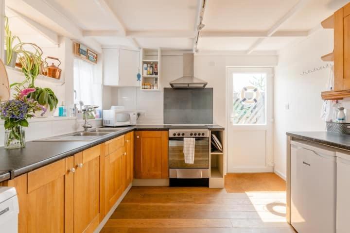 Dog Friendly Cottage 2 Mins To Beach With Hot Tub And Zappi Ev Lessingham Exteriér fotografie