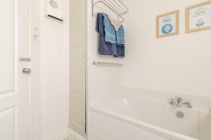Dog Friendly Cottage 2 Mins To Beach With Hot Tub And Zappi Ev Lessingham Exteriér fotografie